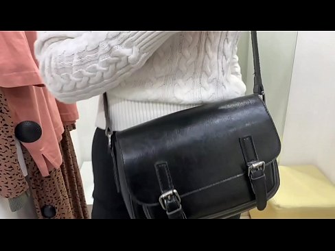 ❤️ Offentlig onani av den unga slynan FeralBerry med en dildo i provrummet ❤ Sexvideo at porn sv.drpornofilme.ru